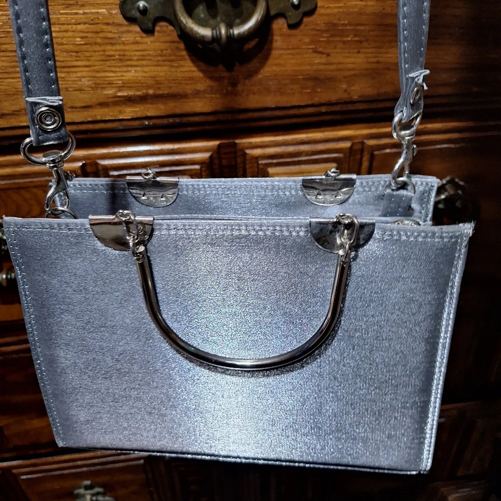 Sleek Silver  Bag with Metallic Finish